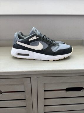 Nike Air Max sneakers - Gray & Black - Men’s Size 13